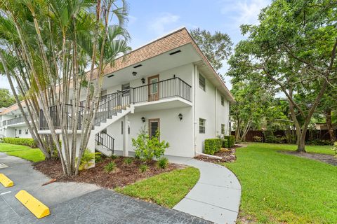 Photo of 2950 SE Ocean Boulevard #1-10, Stuart, FL 34996 (MLS # RX-11125703)