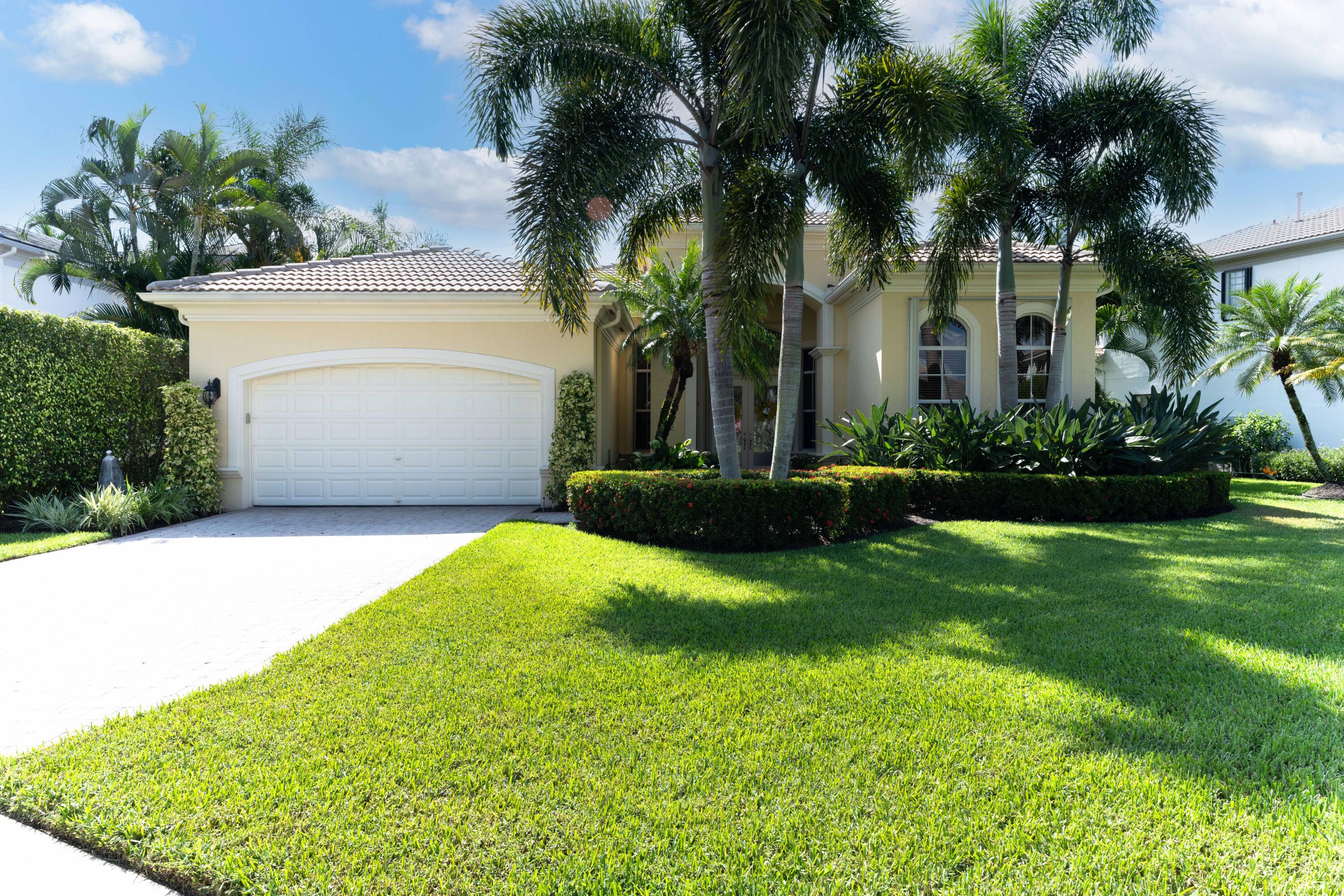 Property for Sale at 401 Via Placita, Palm Beach Gardens, Palm Beach County, Florida - Bedrooms: 3 
Bathrooms: 3.5  - $1,599,000
