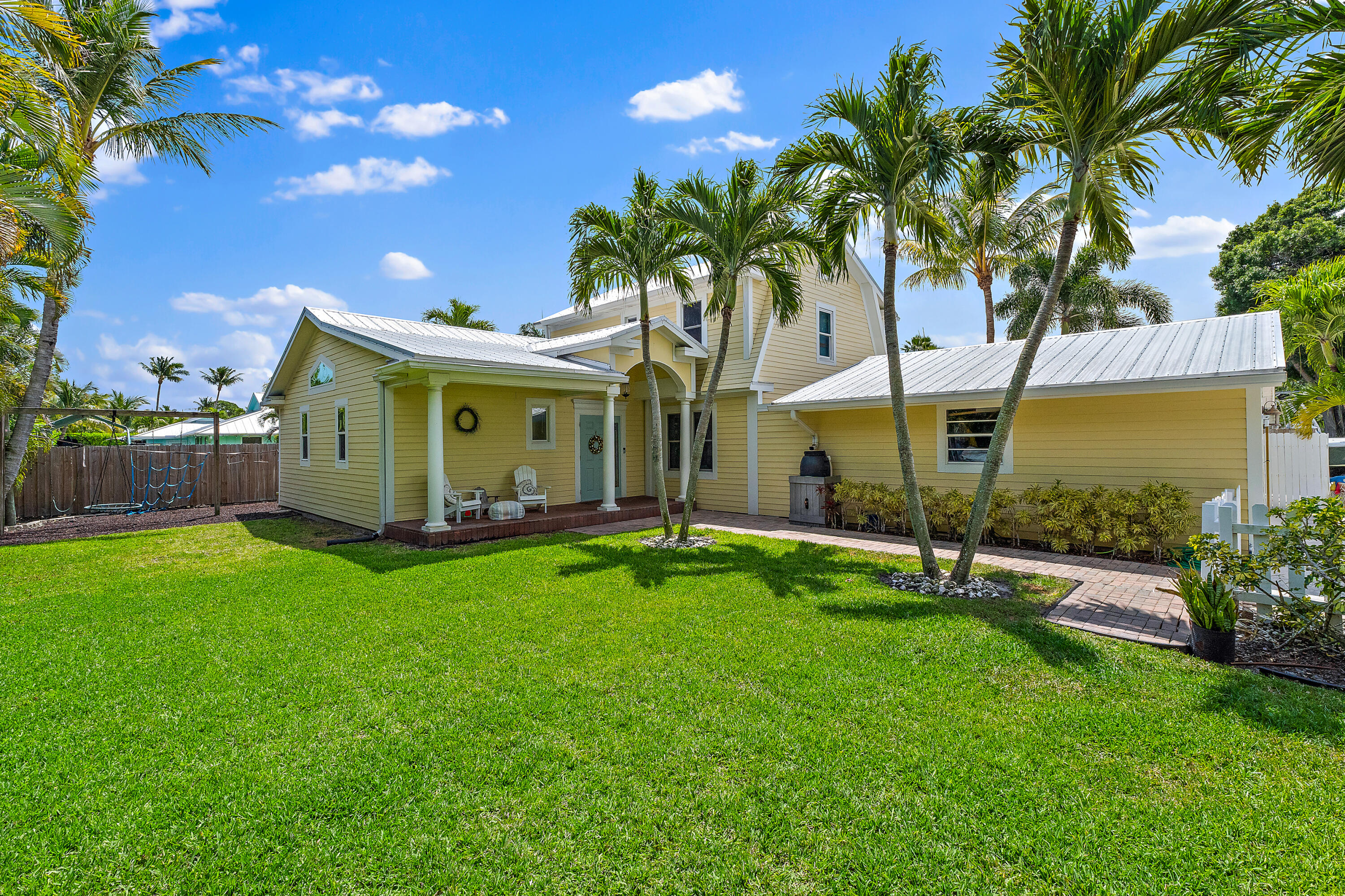 Property for Sale at 715 Warren Drive, Jupiter, Palm Beach County, Florida - Bedrooms: 3 
Bathrooms: 3  - $750,000