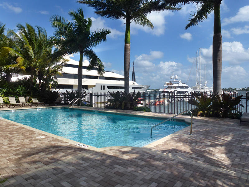 Photo 1 of 3940 N Flagler Drive 304, West Palm Beach, Florida, $1,650, Web #: 10214609