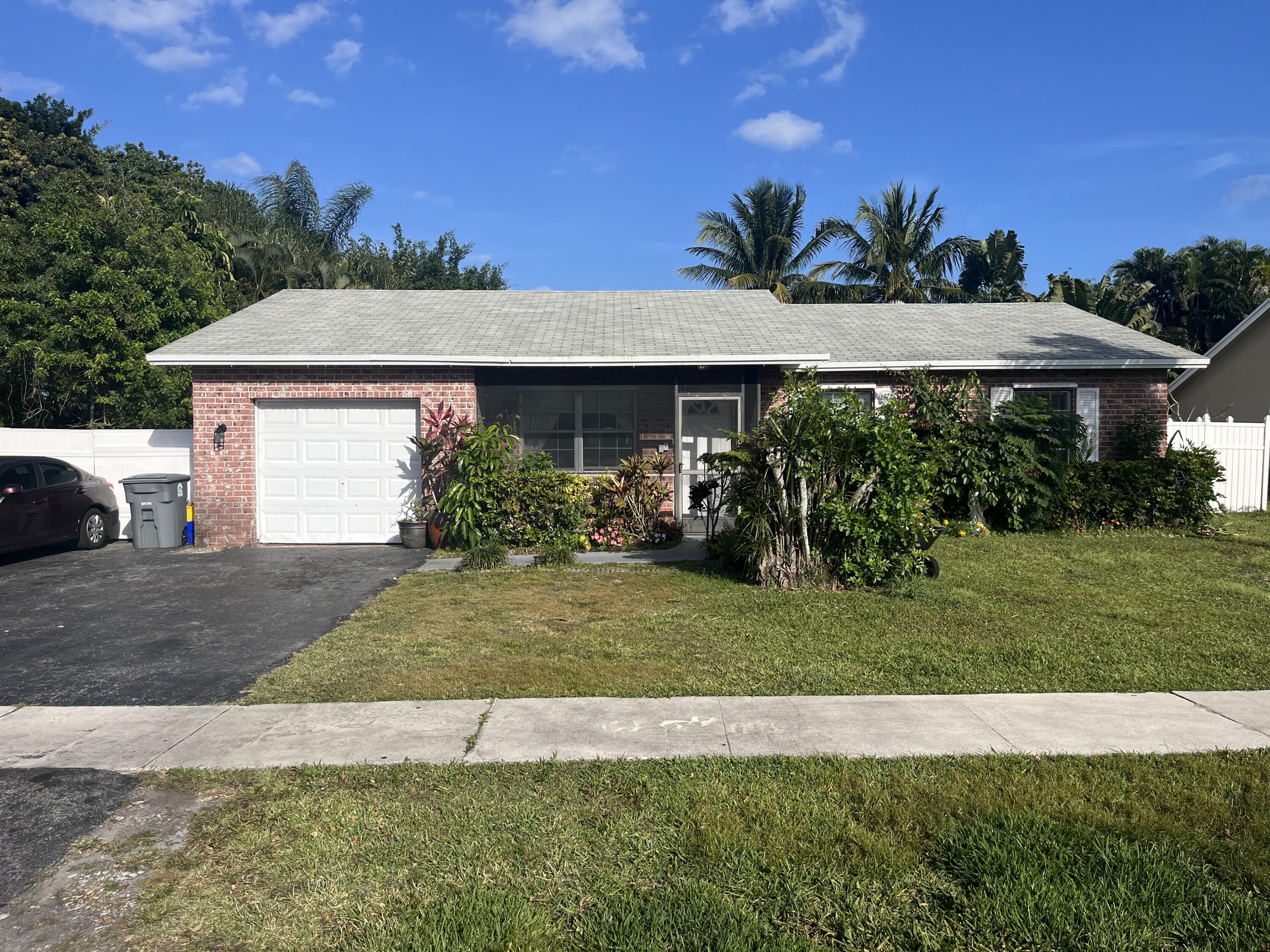 19576 Delaware Circle, Boca Raton, Palm Beach County, Florida - 4 Bedrooms  
3 Bathrooms - 