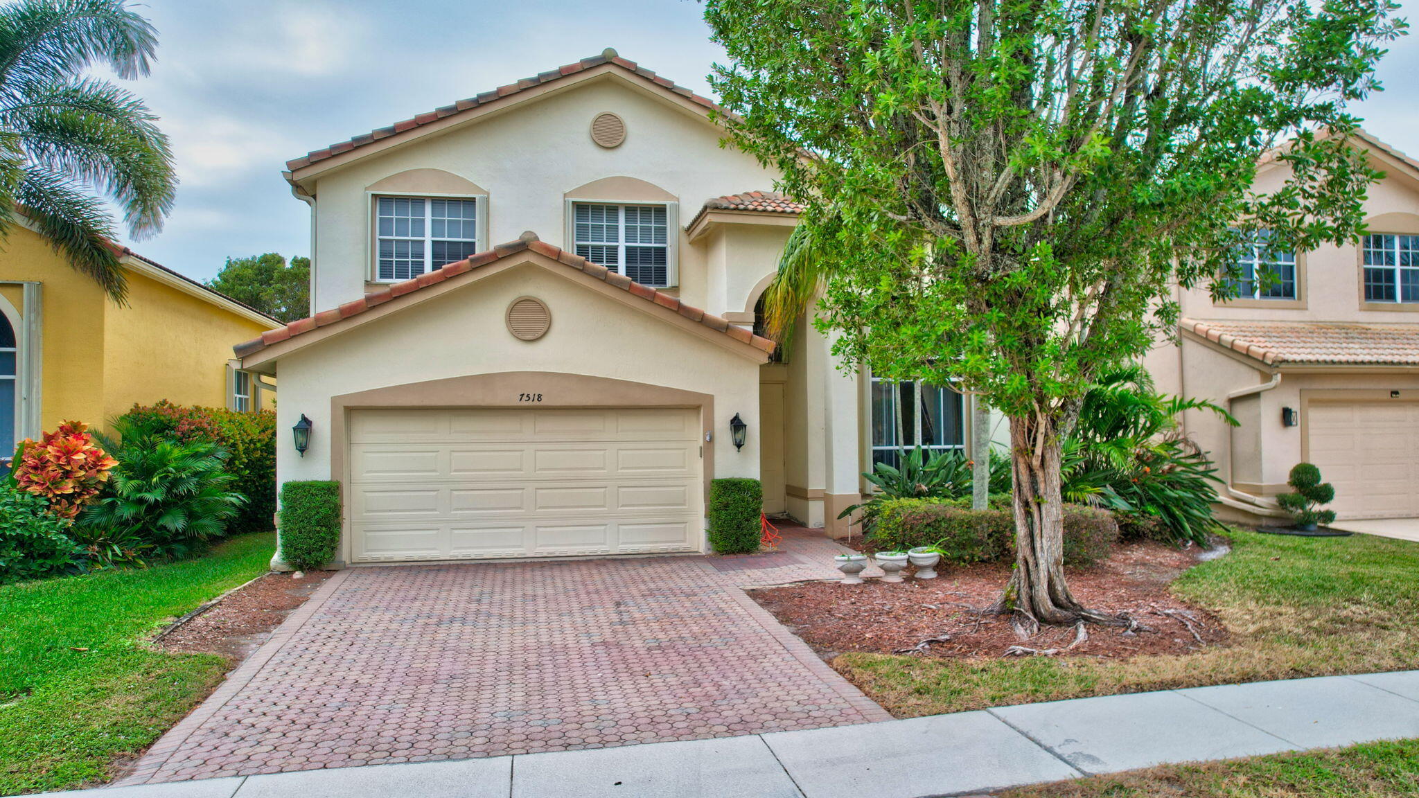 7518 Colony Lake Drive, Boynton Beach, Palm Beach County, Florida - 4 Bedrooms  
2.5 Bathrooms - 