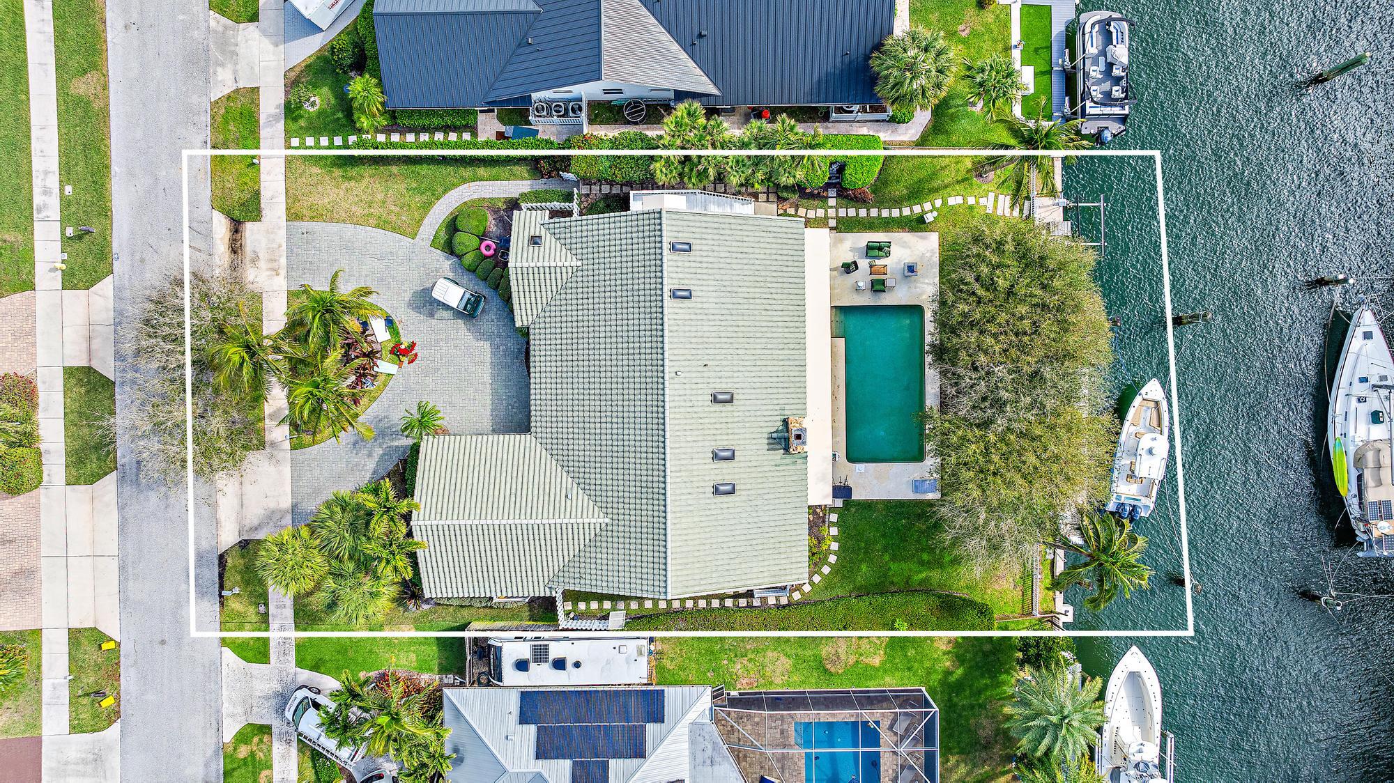 126 Anchorage Drive, North Palm Beach, Miami-Dade County, Florida - 4 Bedrooms  
3 Bathrooms - 