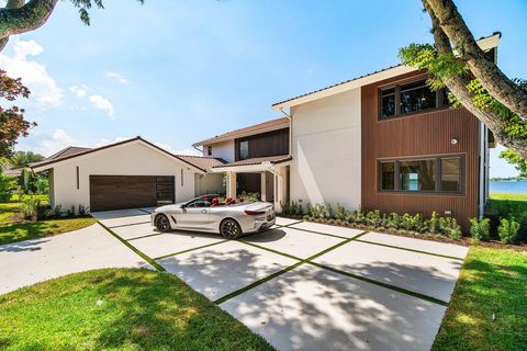 Photo of 2504 Embassy Drive, West Palm Beach, FL 33401 (MLS # RX-11110621)