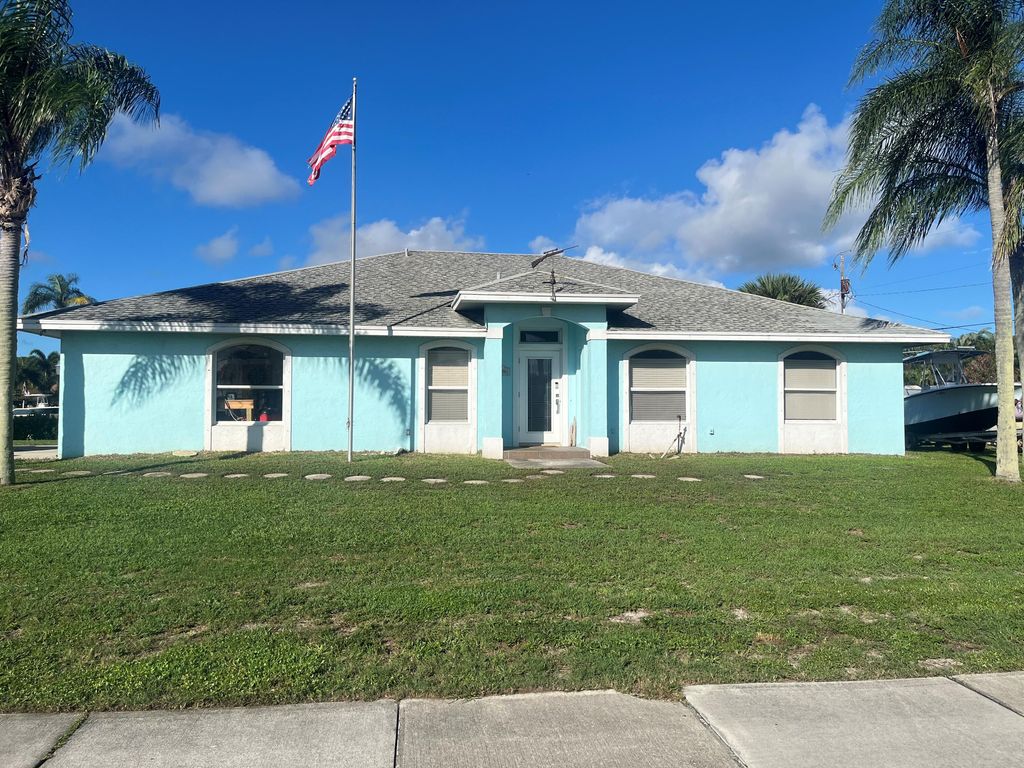 Photo of 8996 SE Bahama Circle, Hobe Sound, FL 33455 (MLS # RX-11125931)