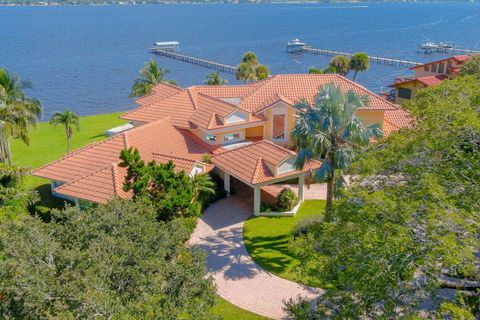 Photo of 901 SE Riverside Drive, Stuart, FL 34994 (MLS # RX-11119320)