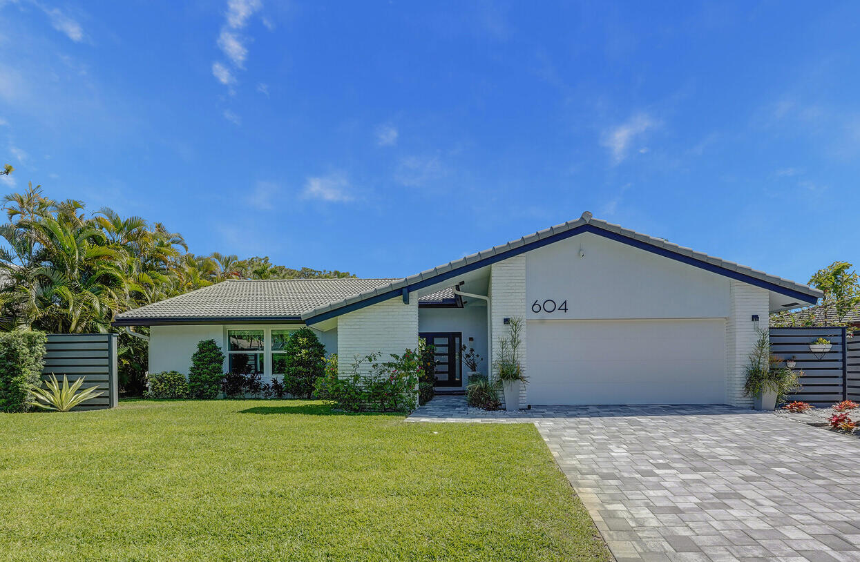 Property for Sale at 604 Lakewoode Circle, Delray Beach, Palm Beach County, Florida - Bedrooms: 3 
Bathrooms: 2  - $1,400,000