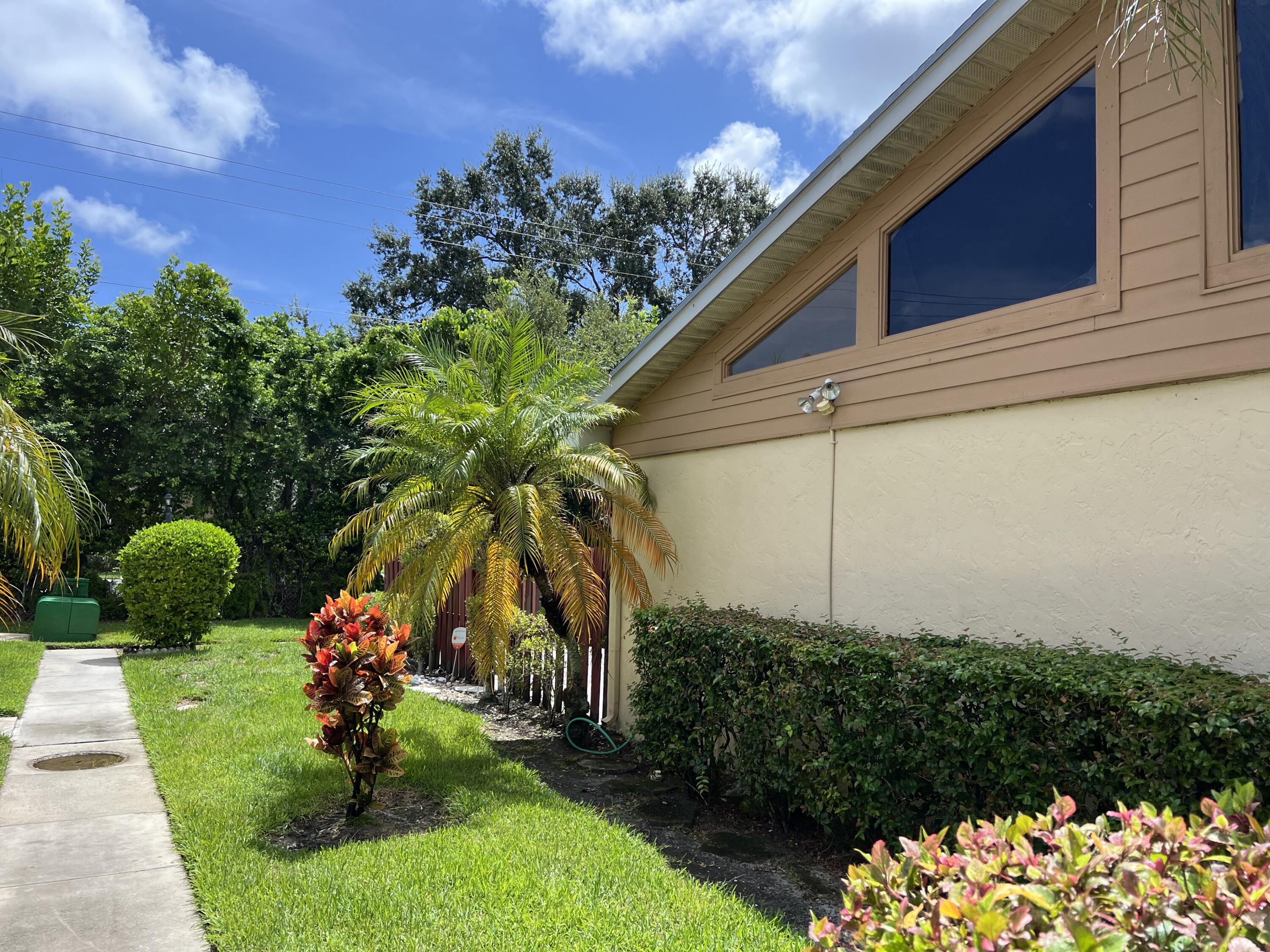 4347 Woodstock Drive B, West Palm Beach, Palm Beach County, Florida - 2 Bedrooms  
2 Bathrooms - 