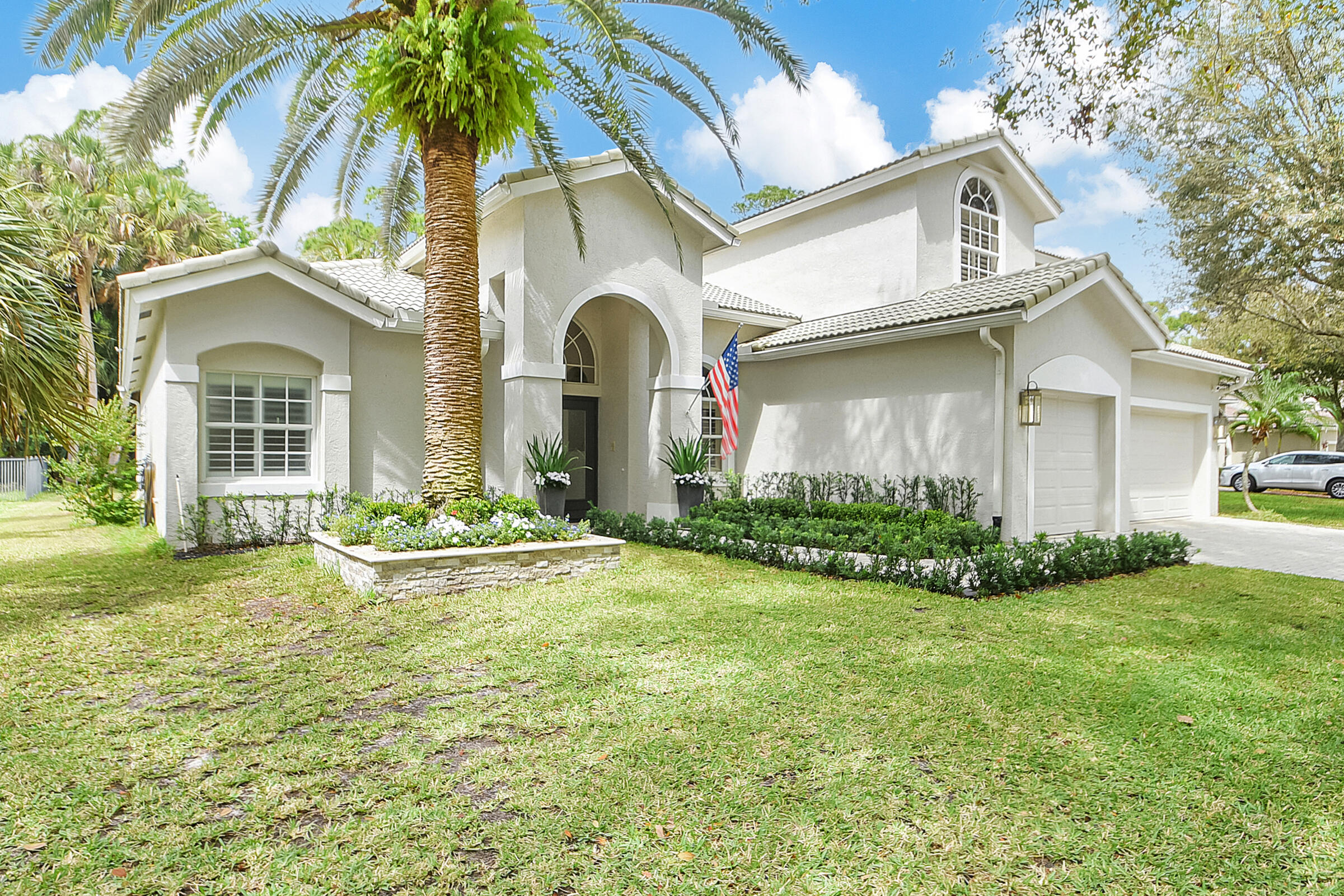 15562 Whispering Willow Drive, Wellington, Palm Beach County, Florida - 5 Bedrooms  
3 Bathrooms - 