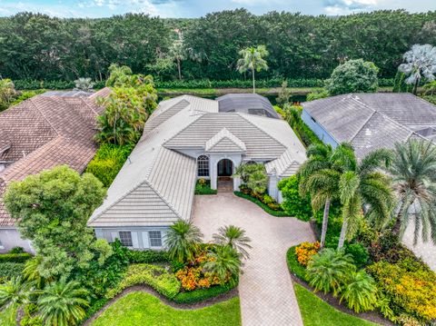 Photo of 37 Bermuda Lake Drive, Palm Beach Gardens, FL 33418 (MLS # RX-11127368)