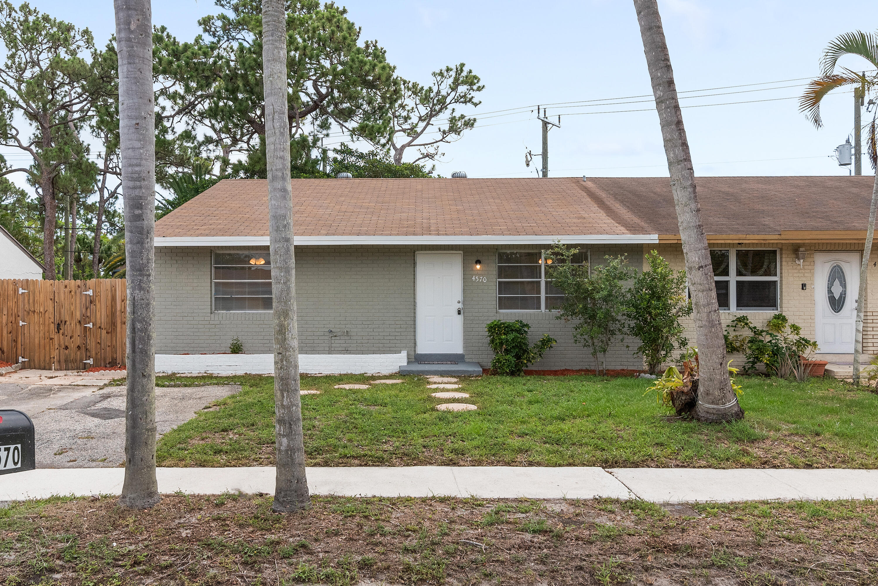 Property for Sale at 4570 Empire Way, Greenacres, Palm Beach County, Florida - Bedrooms: 3 
Bathrooms: 2  - $374,900