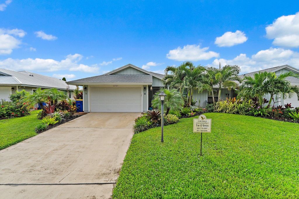 Photo of 12787 SE Pinehurst Court, Hobe Sound, FL 33455 (MLS # RX-11122060)