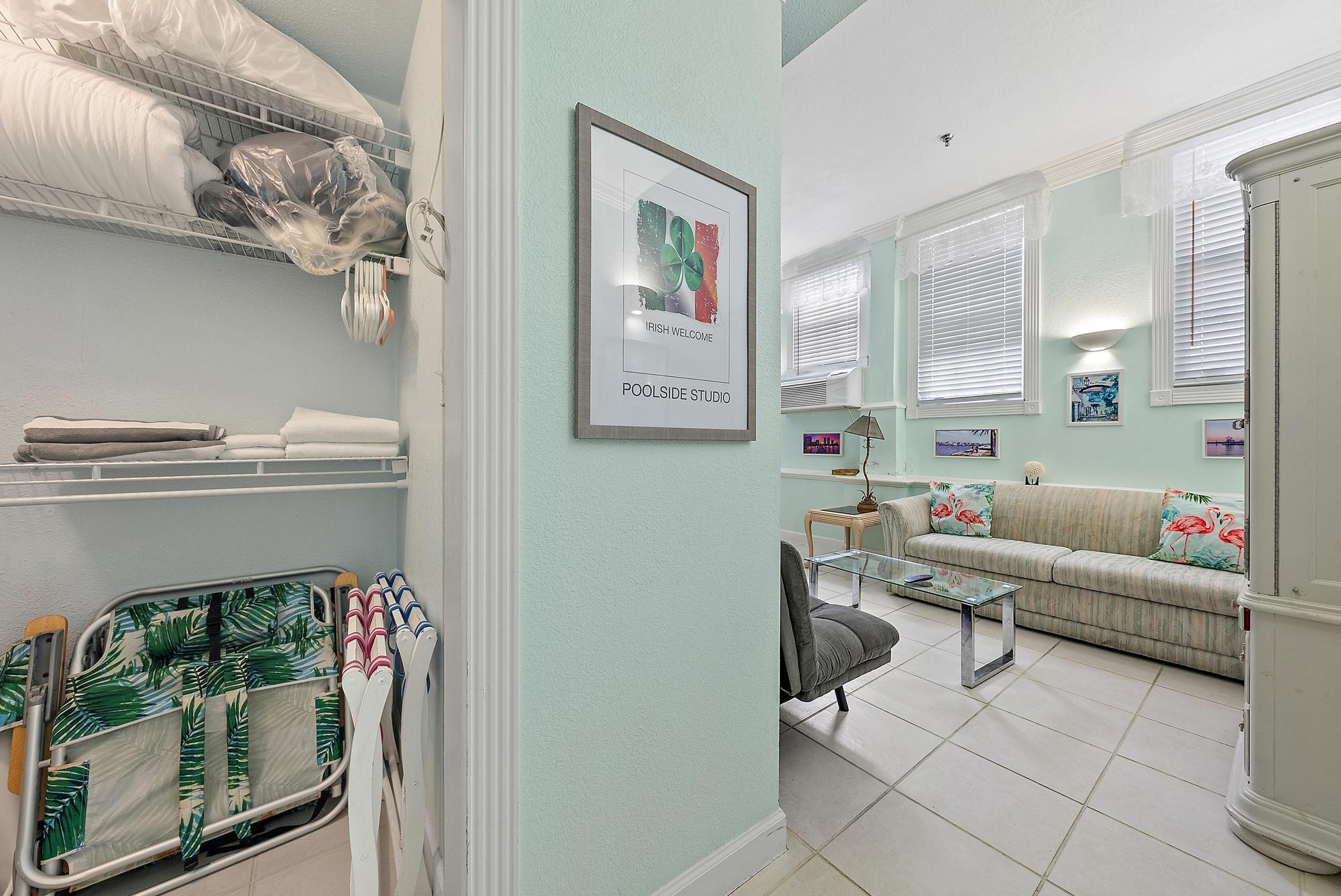 Property for Sale at 235 Sunrise Avenue 1051, Palm Beach, Palm Beach County, Florida - Bedrooms: 1 
Bathrooms: 1  - $425,000