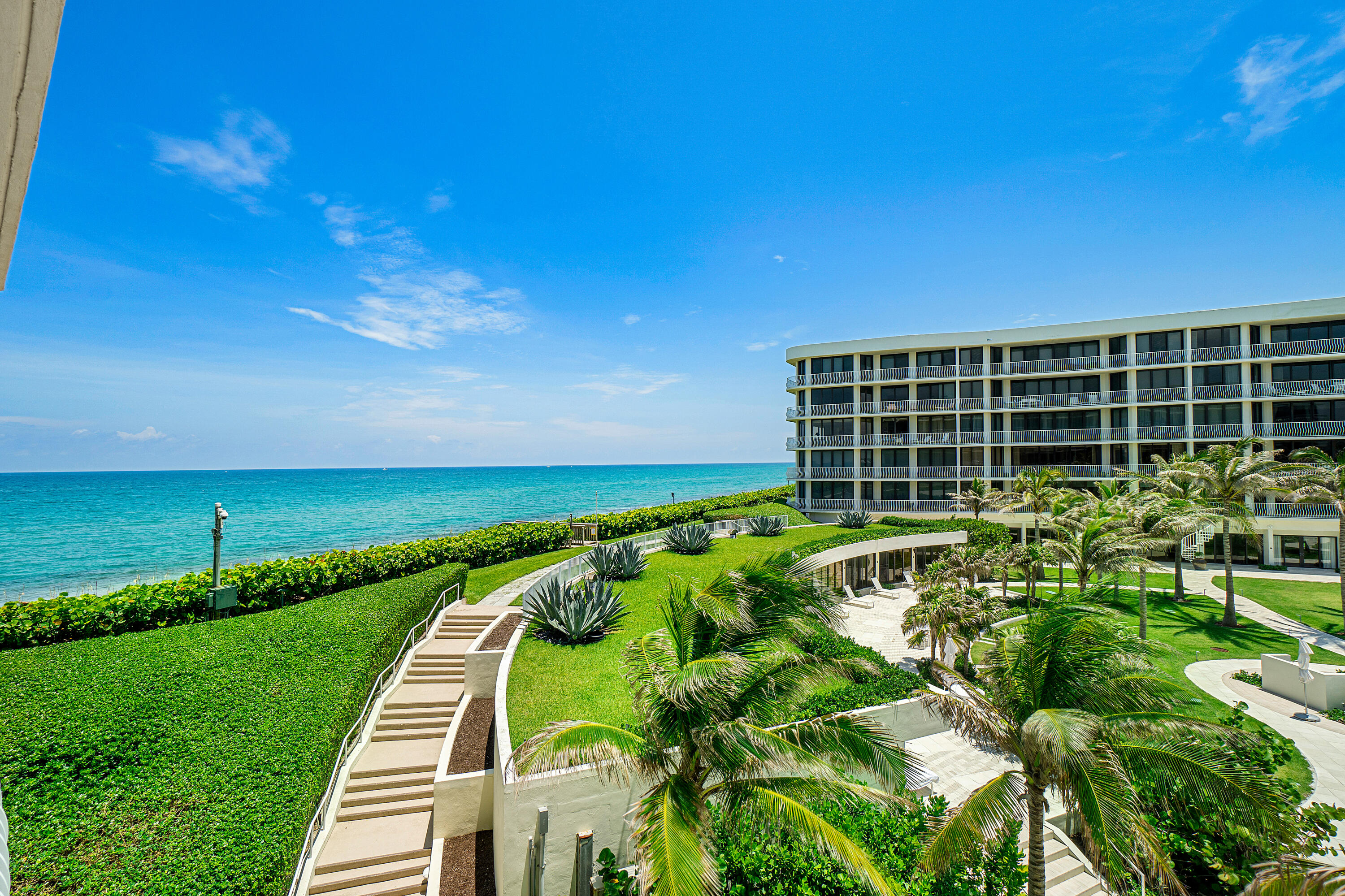 2000 S Ocean Boulevard 208N, Palm Beach, Palm Beach County, Florida - 2 Bedrooms  
2.5 Bathrooms - 