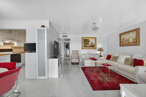 Photo of 114 Somerset F, West Palm Beach, FL 33417 (MLS # RX-11129098)