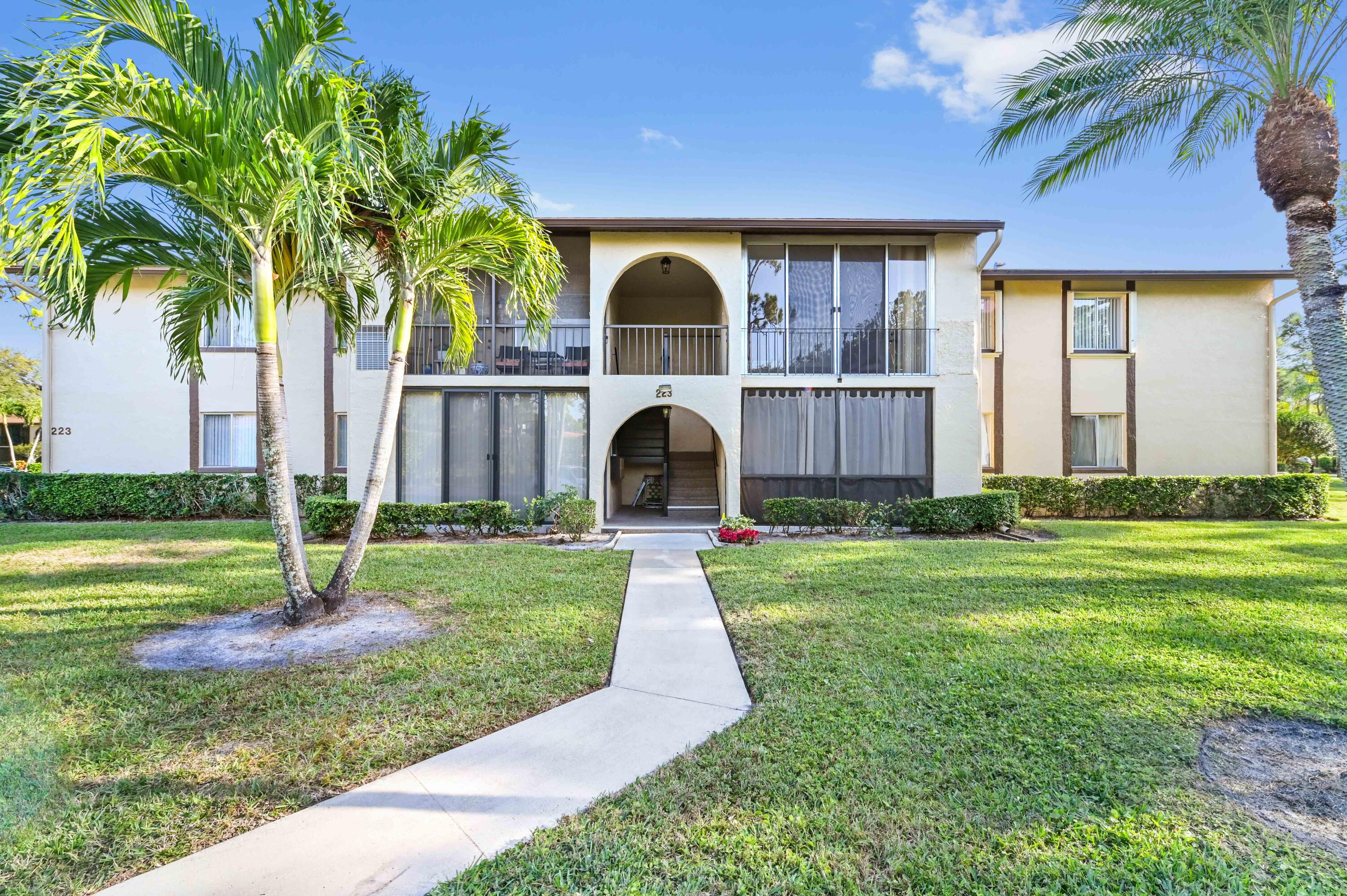 223 Pine Hov Circle D-2, Greenacres, Palm Beach County, Florida - 2 Bedrooms  
2 Bathrooms - 