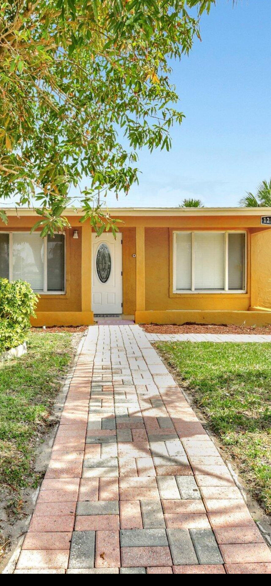 1224 W 31st St, Riviera Beach, Palm Beach County, Florida - 3 Bedrooms  
1 Bathrooms - 