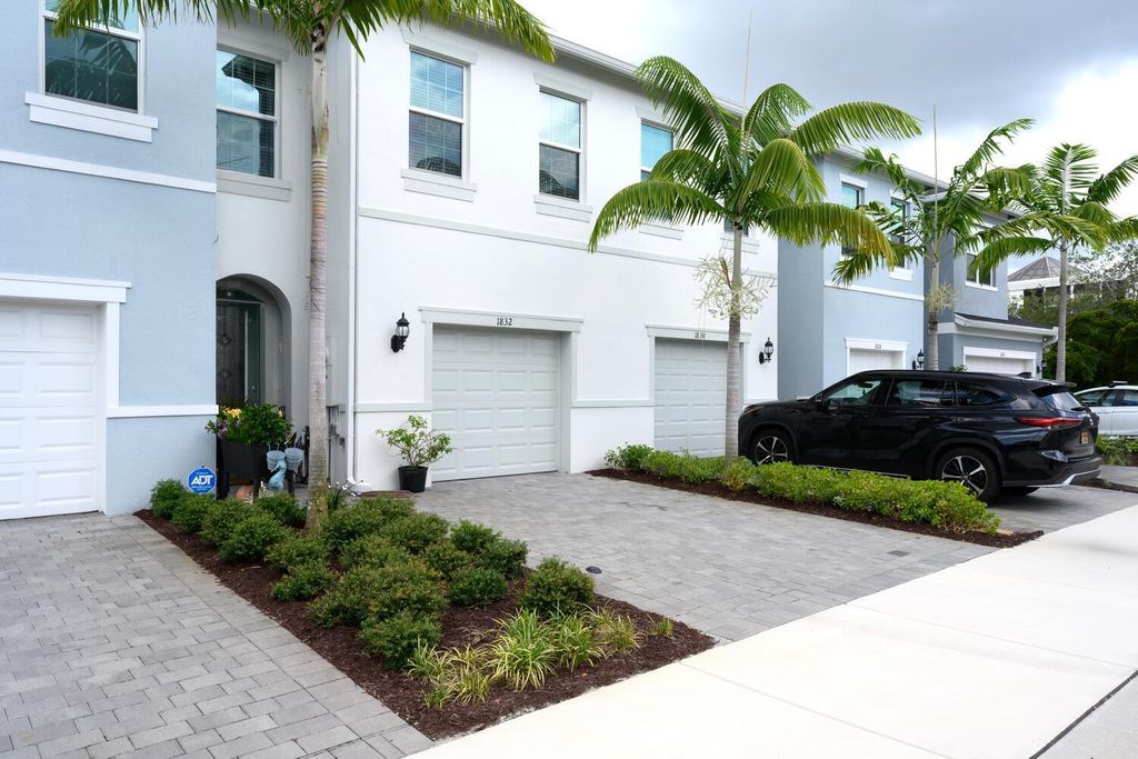 Photo of 1832 SE Roxy Way, Stuart, FL 34996 (MLS # RX-11108513)