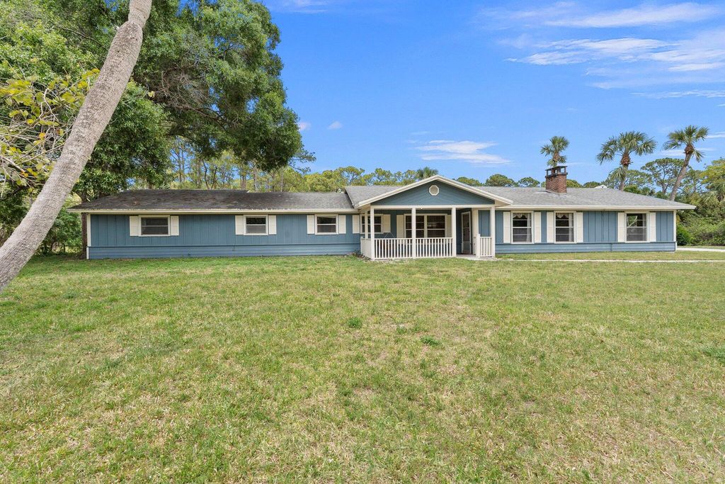 Photo of 6325 SW Gator Trail, Palm City, FL 34990 (MLS # RX-11084521)