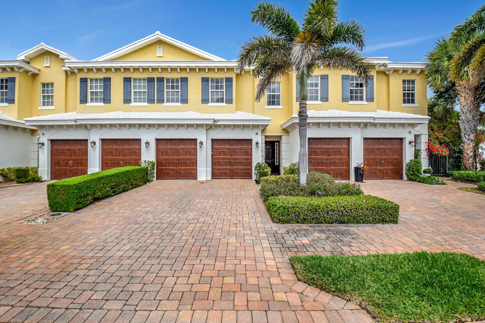 205 Mariner Court, North Palm Beach, Miami-Dade County, Florida - 3 Bedrooms  
3.5 Bathrooms - 