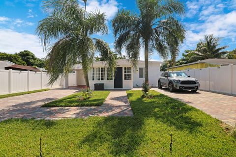 Photo of 1108 NW 3rd Avenue, Fort Lauderdale, FL 33311 (MLS # RX-11125376)