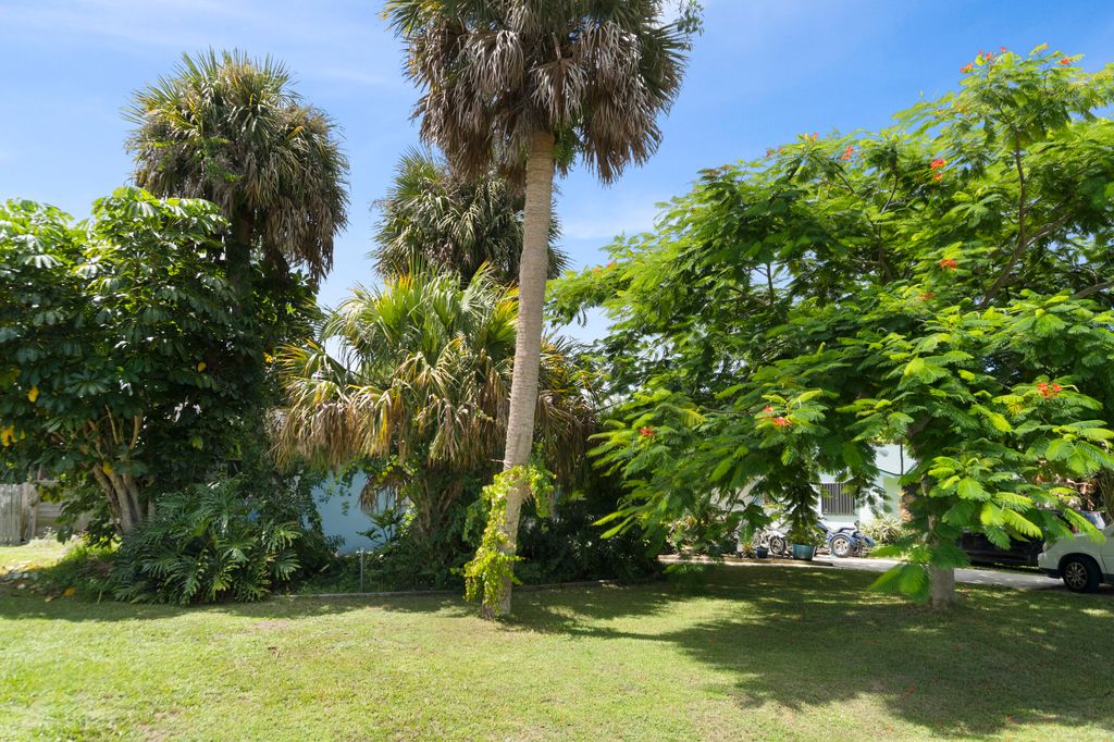 Photo of 2545 1st Place N, Vero Beach, FL 32962 (MLS # RX-11120988)