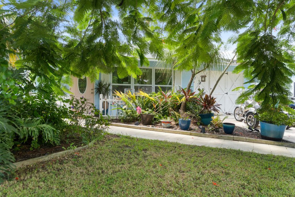 Photo of 2545 1st Place N, Vero Beach, FL 32962 (MLS # RX-11120988)