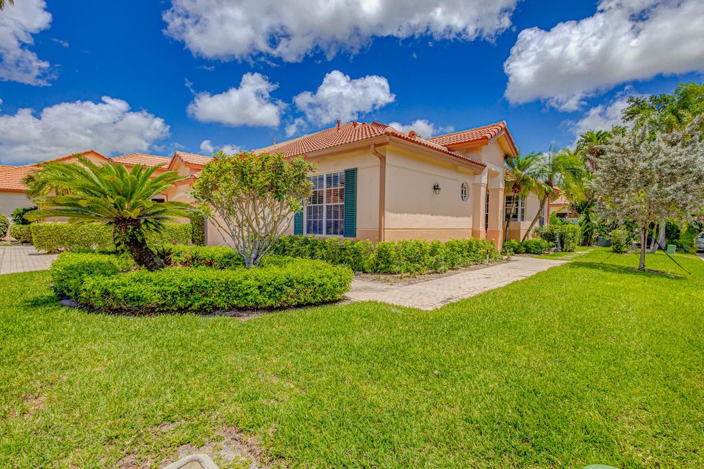 Photo of 146 Monterey Pointe Drive, Palm Beach Gardens, FL 33418 (MLS # RX-10991759)