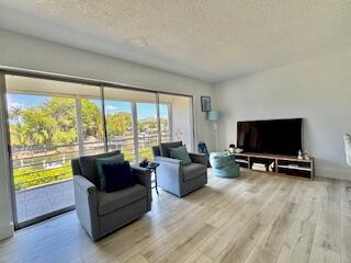 342 Southwind Drive 206, North Palm Beach, Miami-Dade County, Florida - 1 Bedrooms  
1 Bathrooms - 