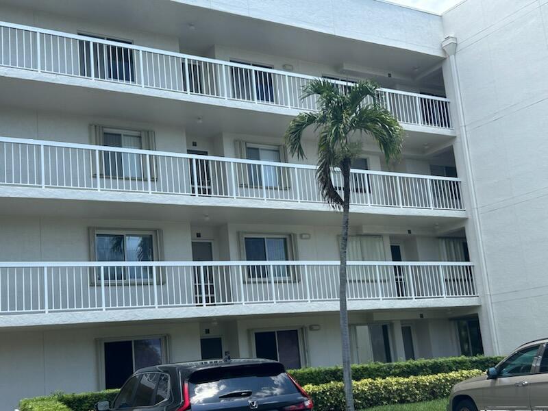 Property for Sale at 3146 Via Poinciana 315, Lake Worth, Palm Beach County, Florida - Bedrooms: 2 
Bathrooms: 2  - $190,000