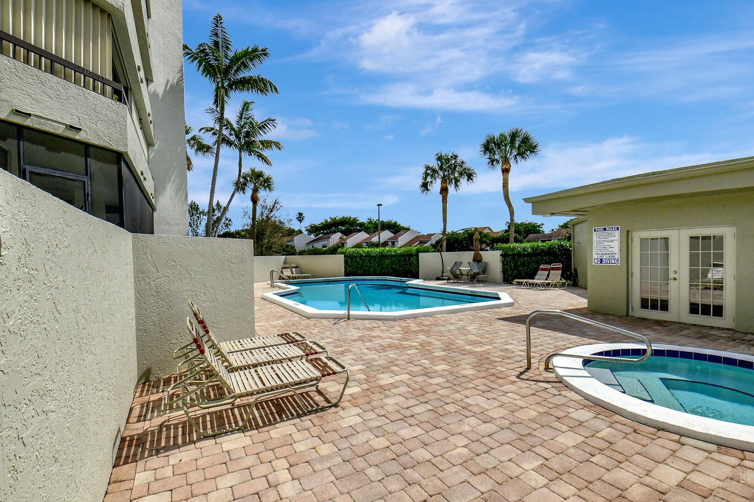 6372 La Costa Drive 302, Boca Raton, Palm Beach County, Florida - 3 Bedrooms  
2.5 Bathrooms - 