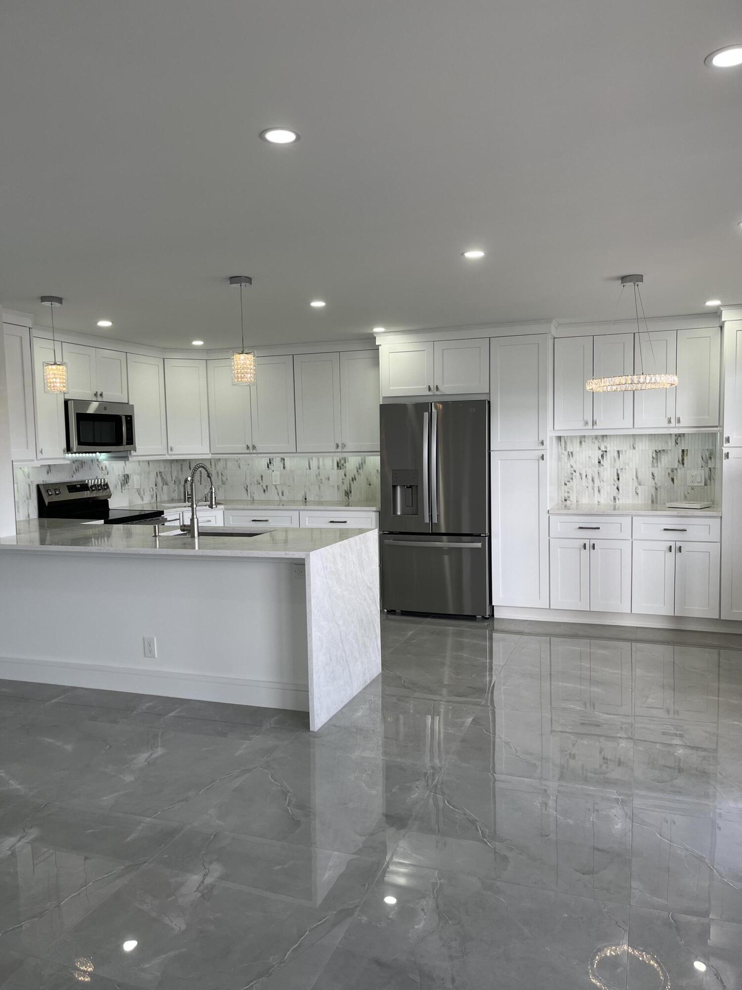 3033 Wolverton B, Boca Raton, Palm Beach County, Florida - 2 Bedrooms  
2 Bathrooms - 