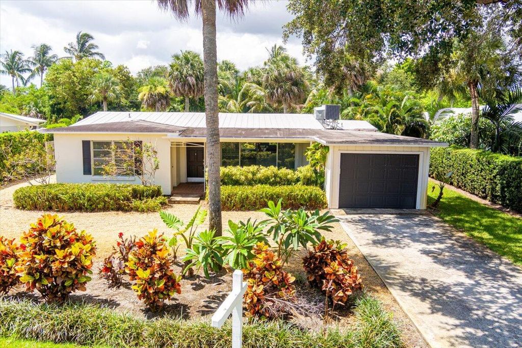 Photo of 804 SE Riverside Drive, Stuart, FL 34994 (MLS # RX-11100461)