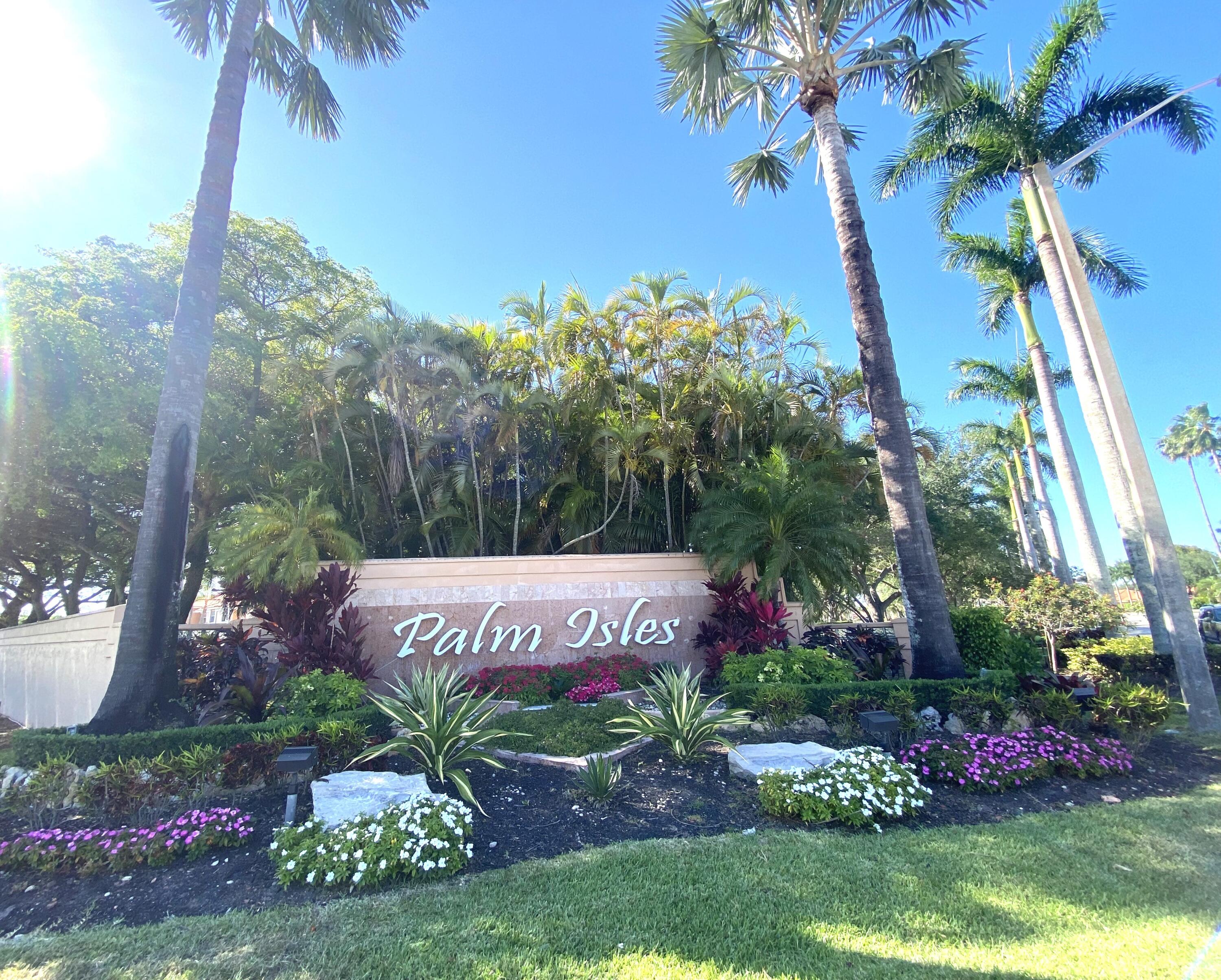 Property for Sale at 9934 Harbour Lake Circle, Boynton Beach, Palm Beach County, Florida - Bedrooms: 3 
Bathrooms: 2  - $499,000