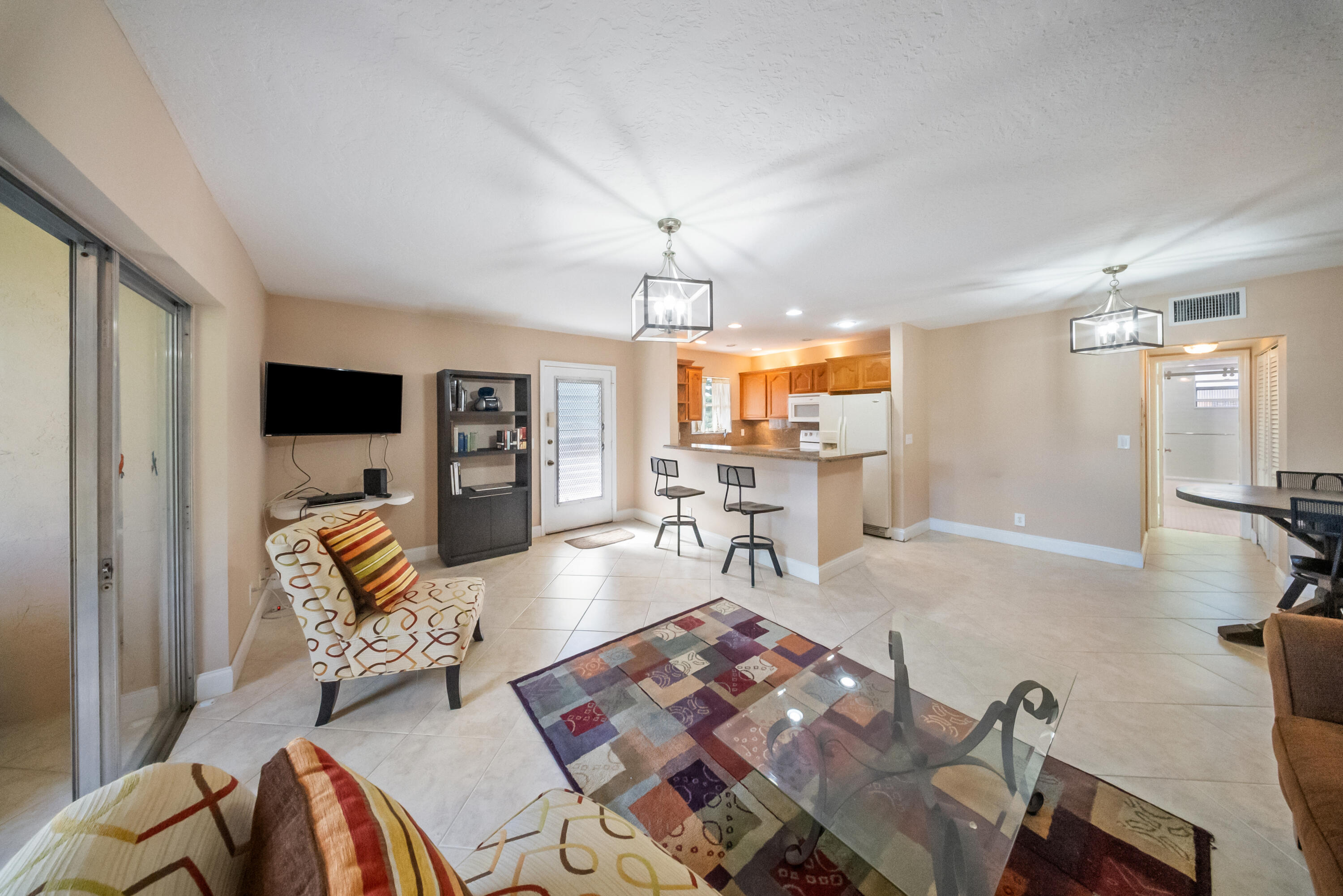 212 Oxford 400 212, West Palm Beach, Palm Beach County, Florida - 1 Bedrooms  
1.5 Bathrooms - 