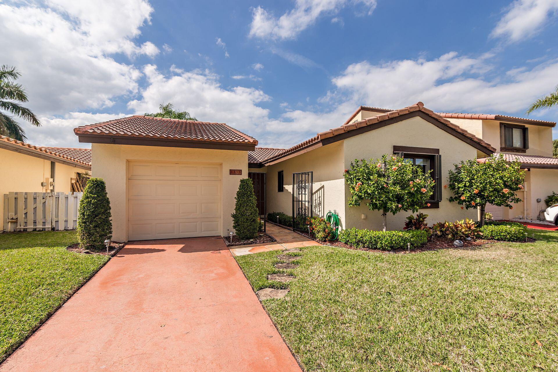 Photo 1 of 6353 Lantana Pines Drive, Lake Worth, Florida, $325,000, Web #: 10702883