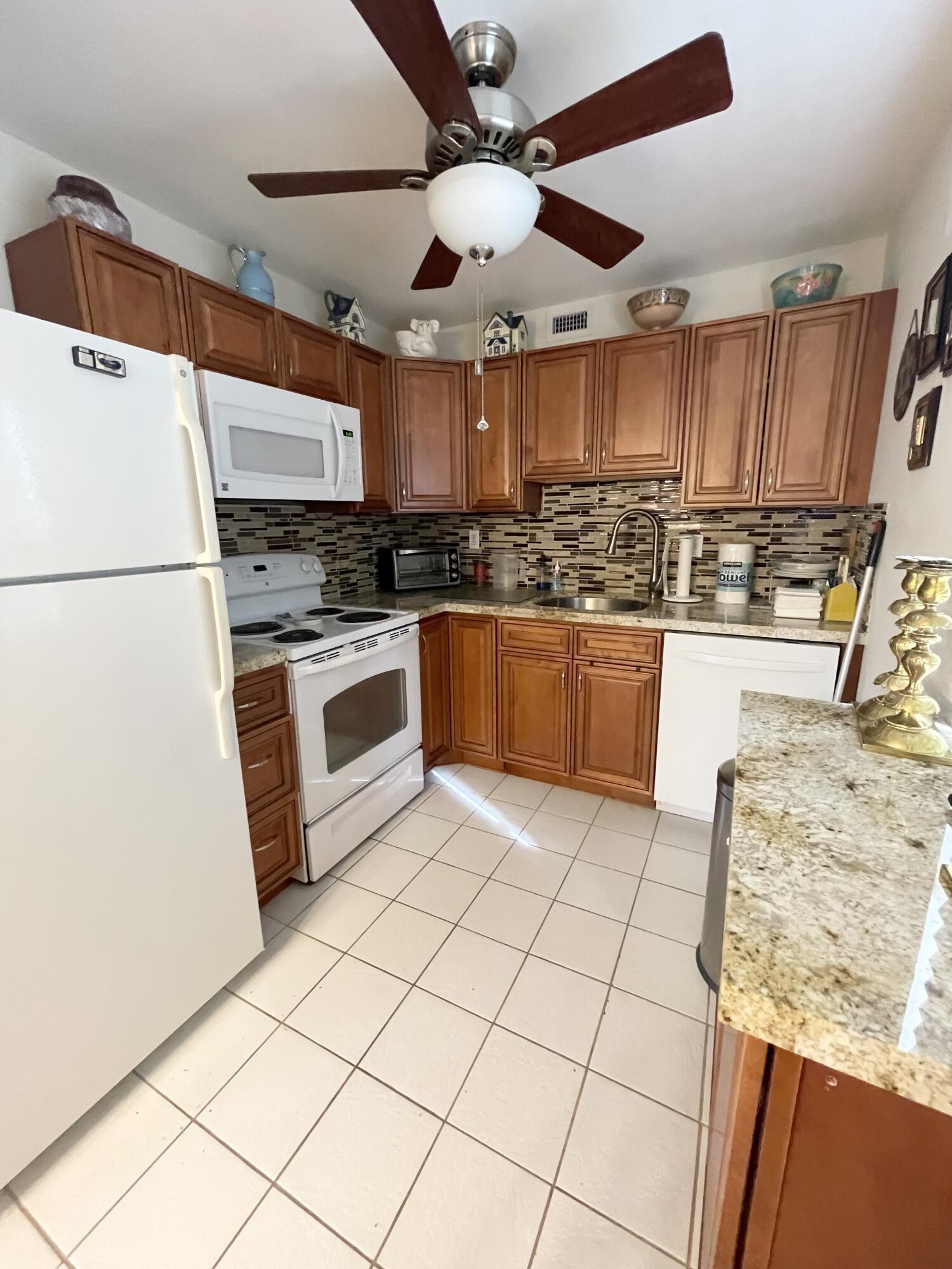 Property for Sale at 106 Flanders C, Delray Beach, Palm Beach County, Florida - Bedrooms: 2 
Bathrooms: 2  - $125,000