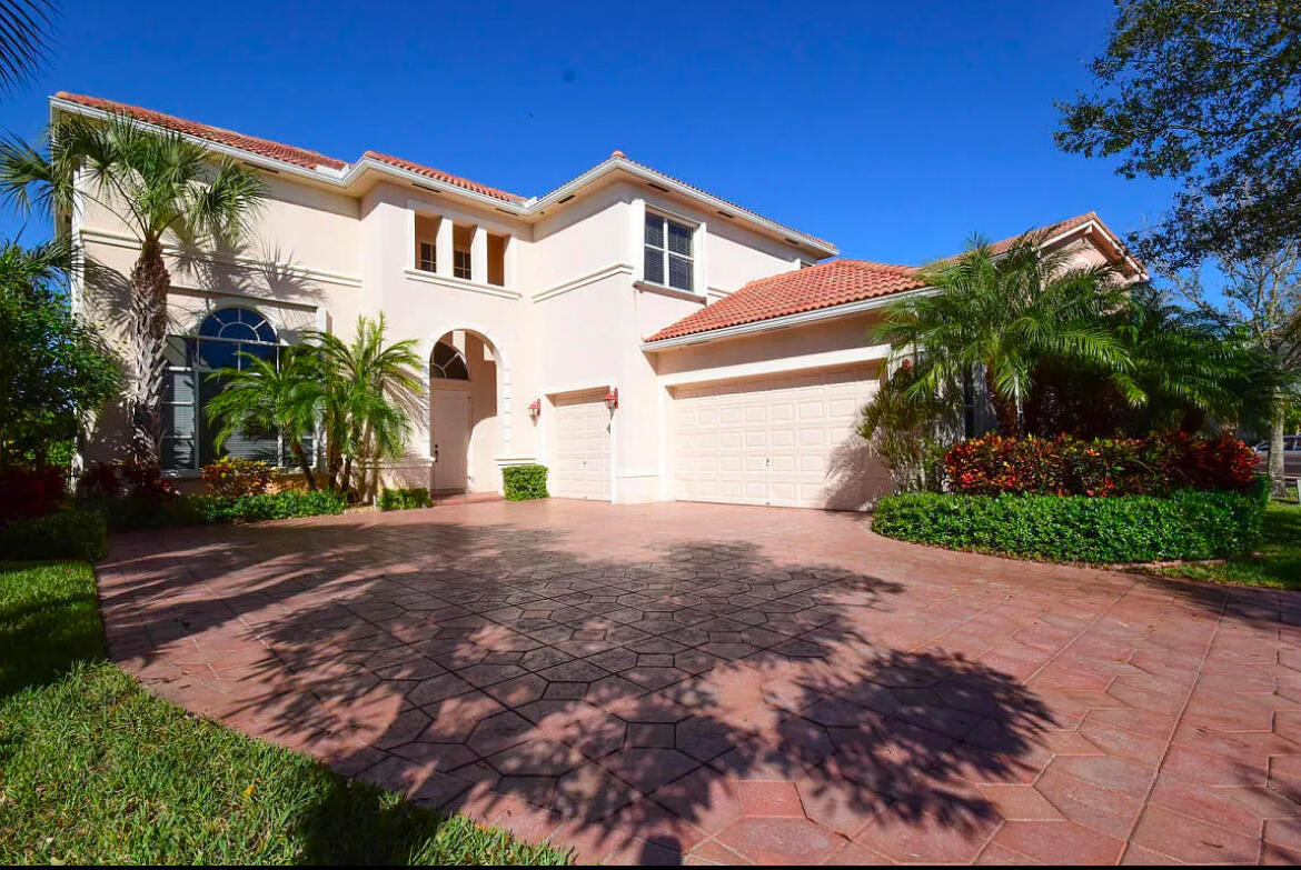 1217 Creekside Drive, Wellington, Palm Beach County, Florida - 5 Bedrooms  
3 Bathrooms - 