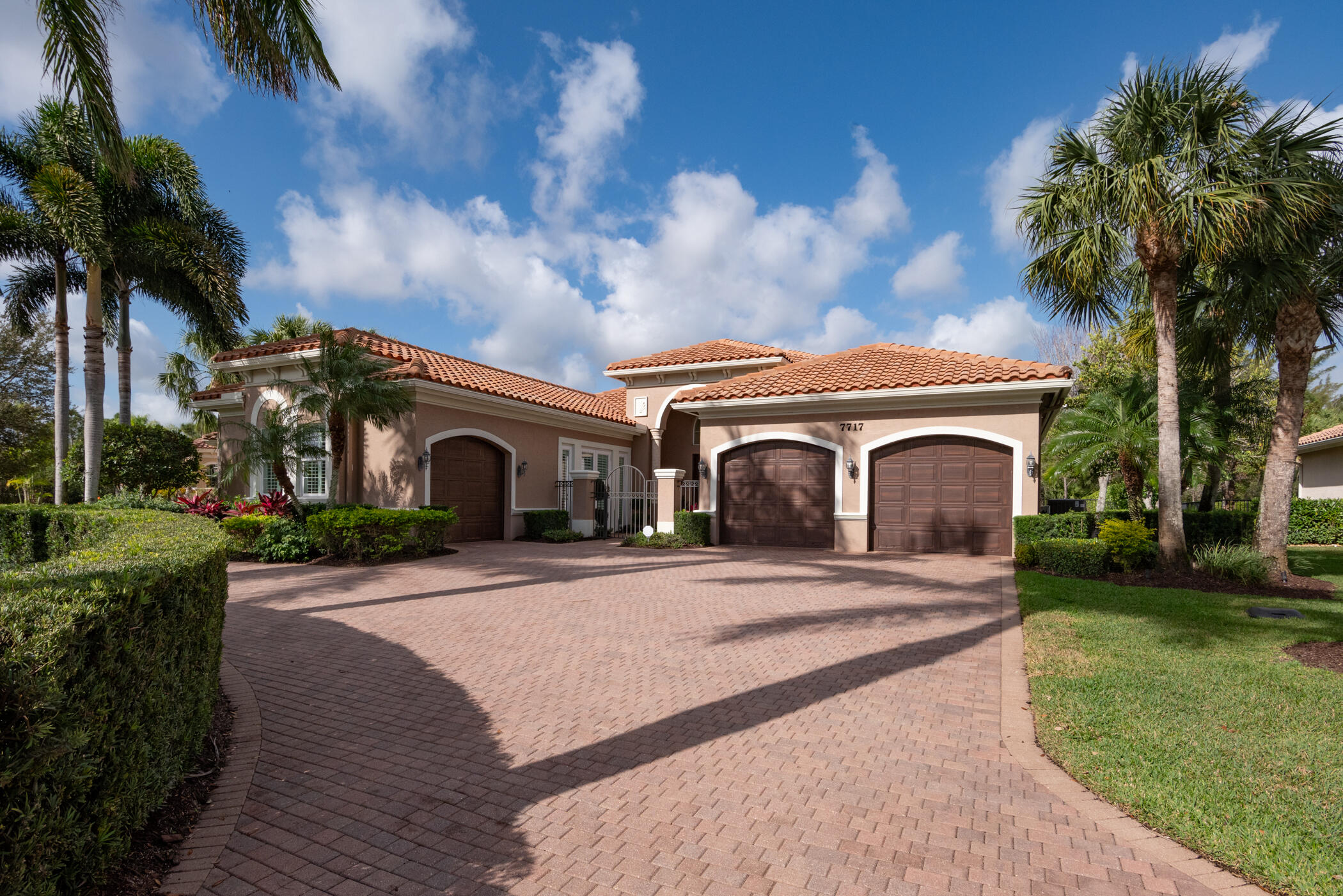 Property for Sale at 7717 Eden Ridge Way, Palm Beach Gardens, Palm Beach County, Florida - Bedrooms: 3 
Bathrooms: 3.5  - $1,549,000