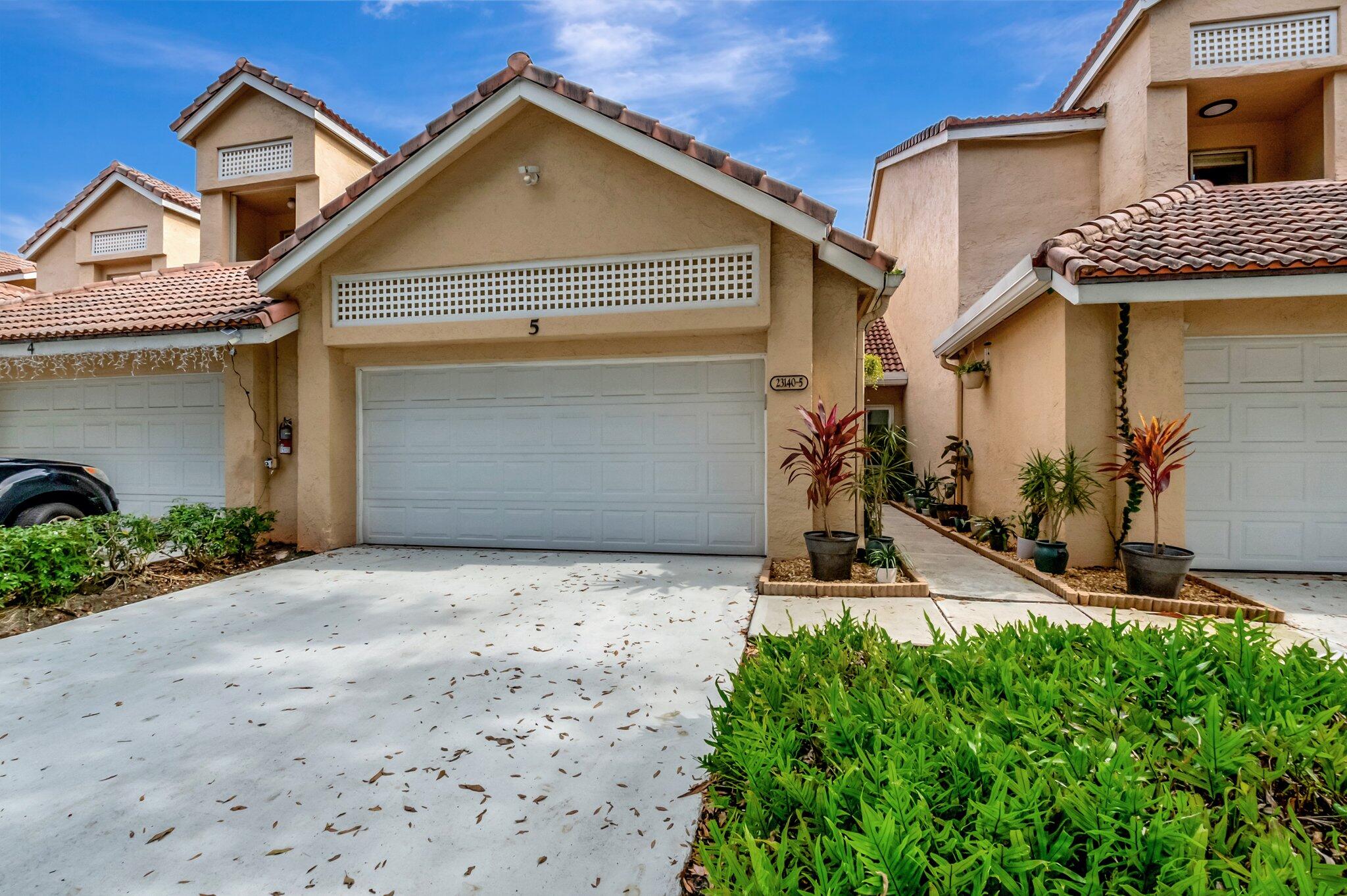23140 Island View 5, Boca Raton, Palm Beach County, Florida - 3 Bedrooms  
2.5 Bathrooms - 