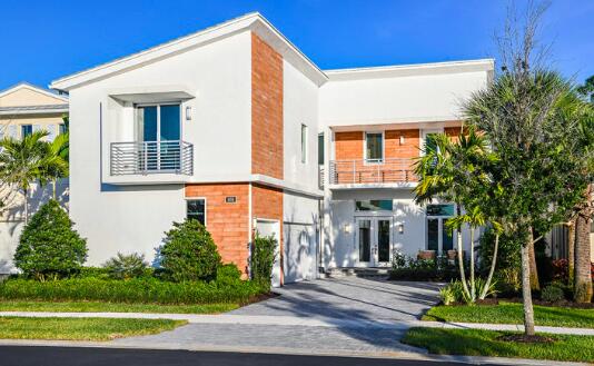 1050 Faulkner Terrace, Palm Beach Gardens, Palm Beach County, Florida - 4 Bedrooms  
4.5 Bathrooms - 