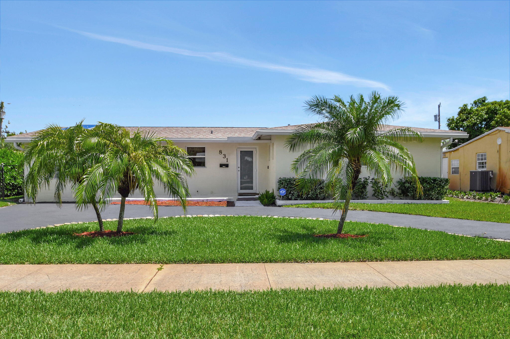 831 Evergreen Drive, Lake Park, Palm Beach County, Florida - 3 Bedrooms  
2 Bathrooms - 