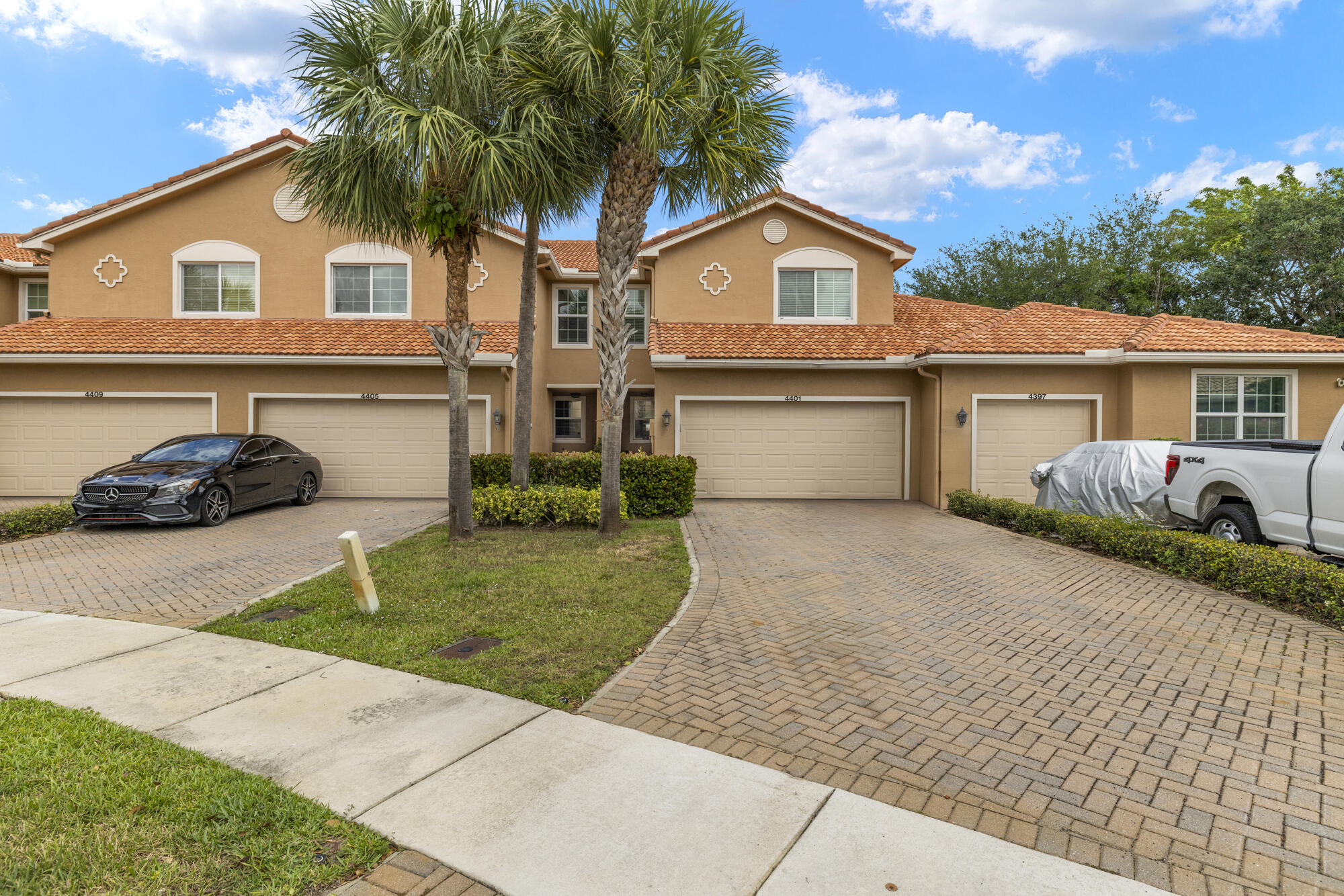 Property for Sale at 4401 Colony View Drive, Lake Worth, Palm Beach County, Florida - Bedrooms: 3 
Bathrooms: 2.5  - $449,900