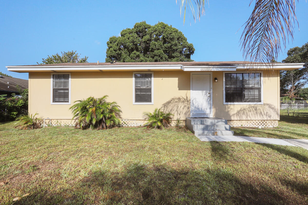 Property for Sale at 17343 Thrush Drive, Jupiter, Palm Beach County, Florida - Bedrooms: 3 
Bathrooms: 1.5  - $429,900