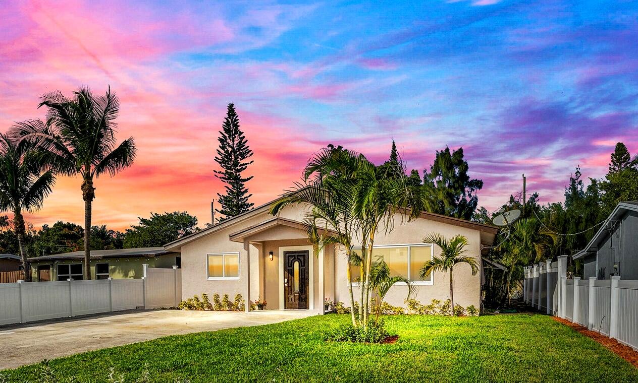 Property for Sale at 255 Glouchester Street, Boca Raton, Palm Beach County, Florida - Bedrooms: 3 
Bathrooms: 2  - $597,000