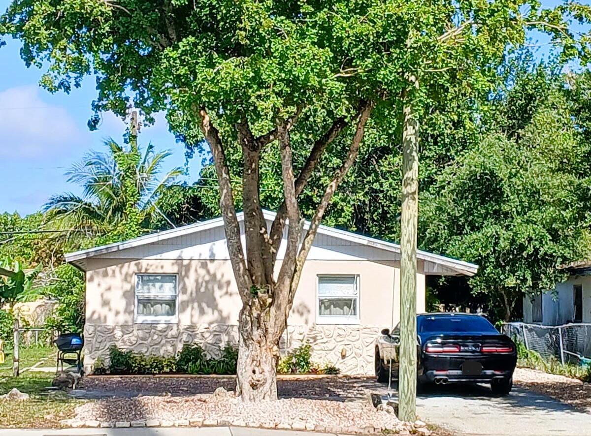 Property for Sale at 5942 N Haverhill Road, West Palm Beach, Palm Beach County, Florida - Bedrooms: 3 
Bathrooms: 1  - $239,000