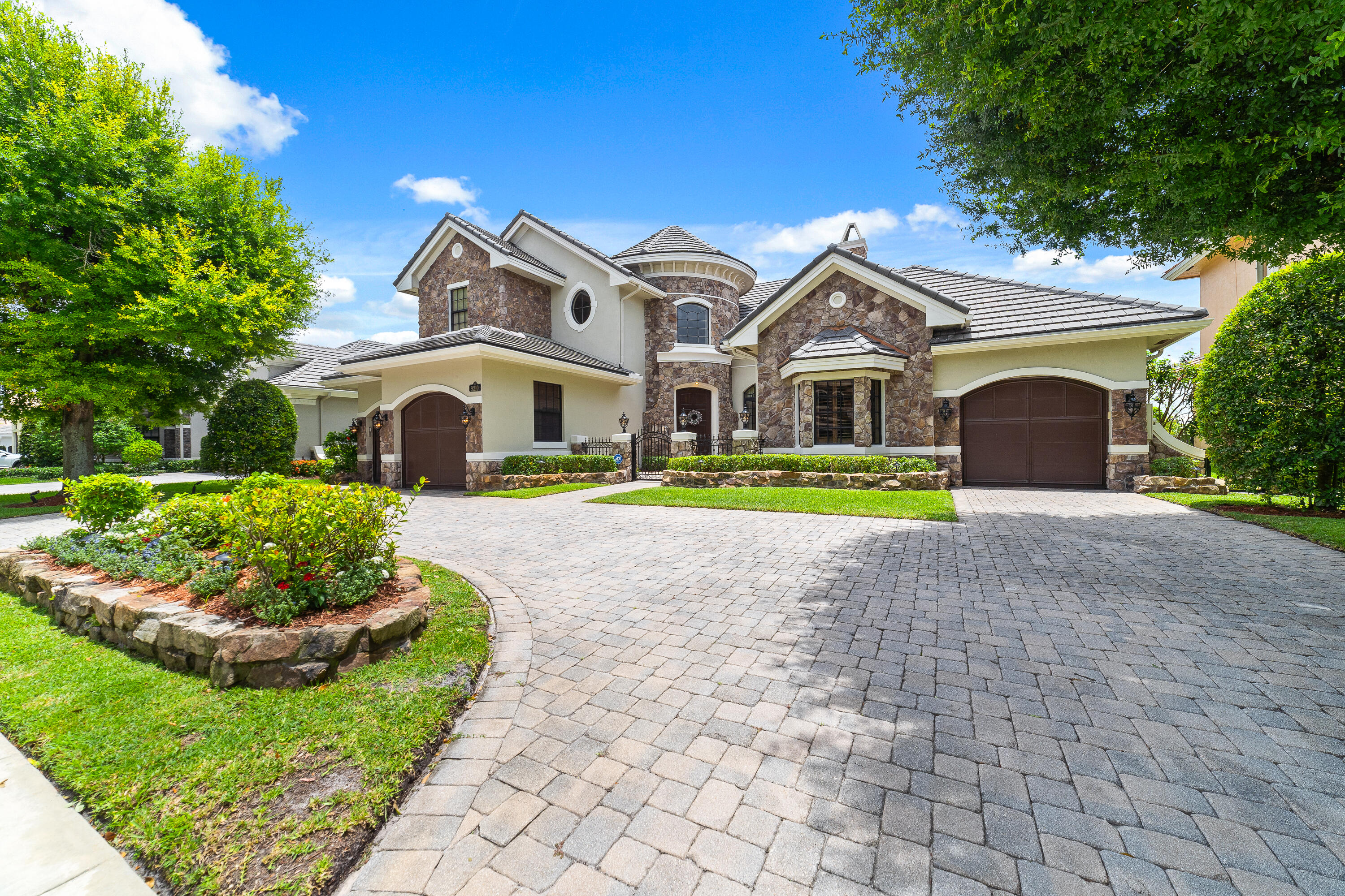 9210 Equus Circle, Boynton Beach, Palm Beach County, Florida - 4 Bedrooms  
5.5 Bathrooms - 