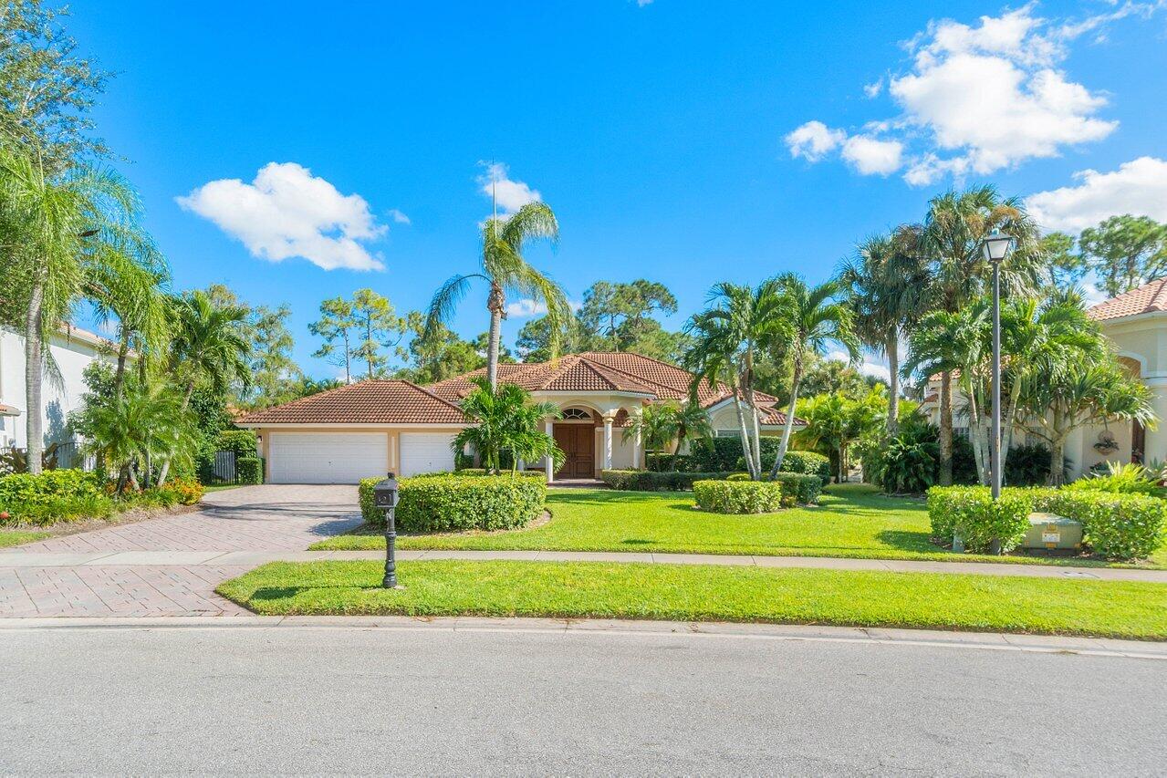 Property for Sale at 15522 Cypress Park Drive, Wellington, Palm Beach County, Florida - Bedrooms: 4 
Bathrooms: 3  - $975,000