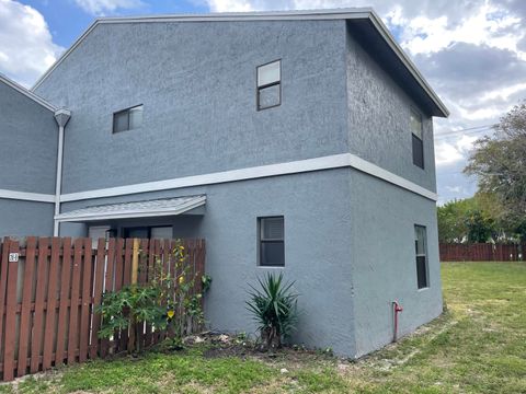 Photo of 28 Crossings Circle #B, Boynton Beach, FL 33435 (MLS # RX-11129207)
