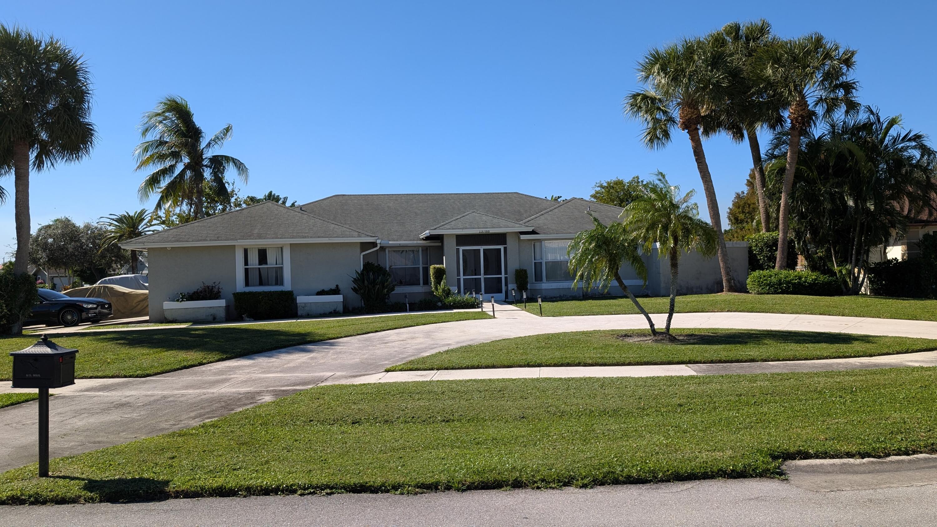 13788 Dunster Court, Wellington, Palm Beach County, Florida - 3 Bedrooms  
2 Bathrooms - 